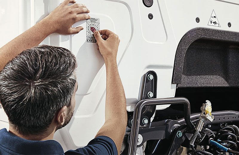 Mercedes-Benz-Brinkmann-Gesetzliche-Prüfungen-Sicherheitsprüfung-Header